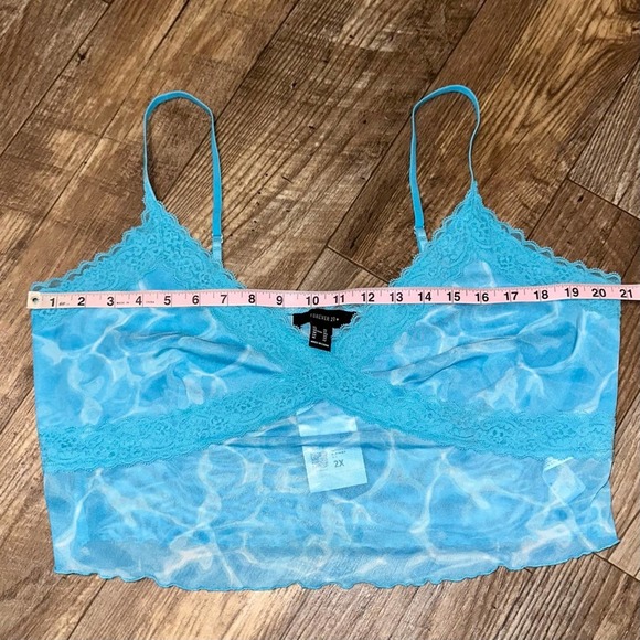 SOLD 💕NWT Forever 21+ Water Print Lace Trim Cami - Picture 12 of 12
